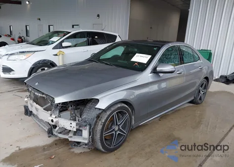 2016 Mercedes-Benz C 300 Luxury/Sport z USA, uszkodzony, nr VIN 55SWF4JB2GU097101